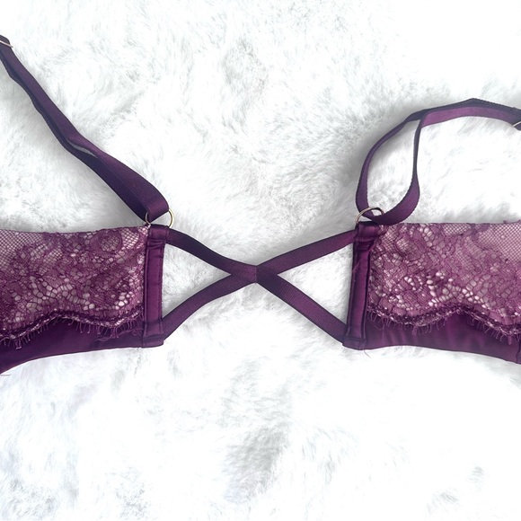 Victoria’s Secret Very Sexy Plunge 36C - Picture 8 of 8